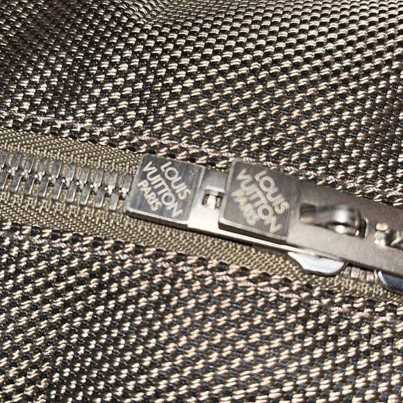 👜🤎AUTHENTIC LV CARRYALL DUFFEL BAG 👜🤎 - Picture 15 of 16